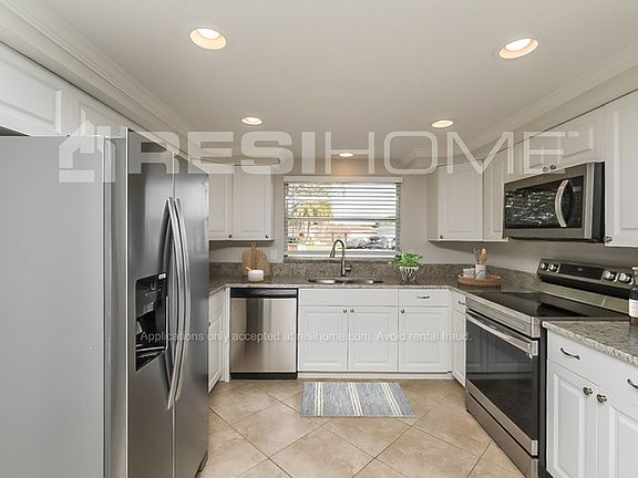 3rd image of 9205 Suffolk Ln