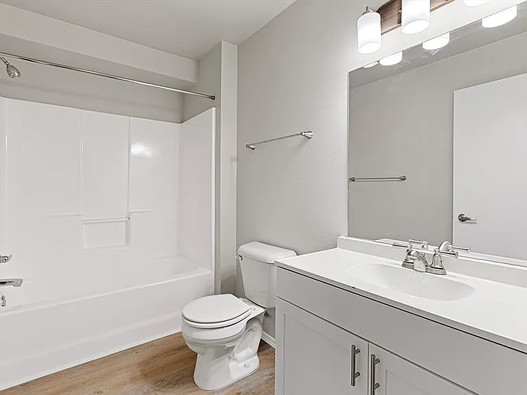 Grand Central Apartments — Photo 21