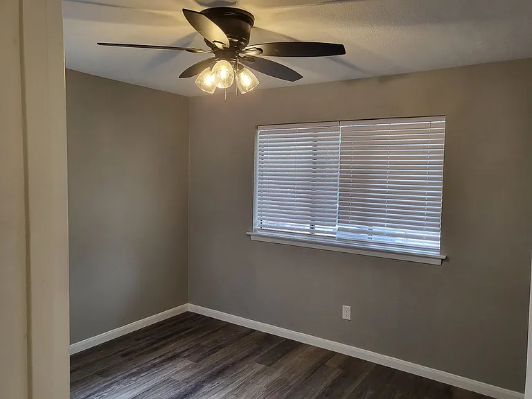 1213 Carroll Dr — Photo 21