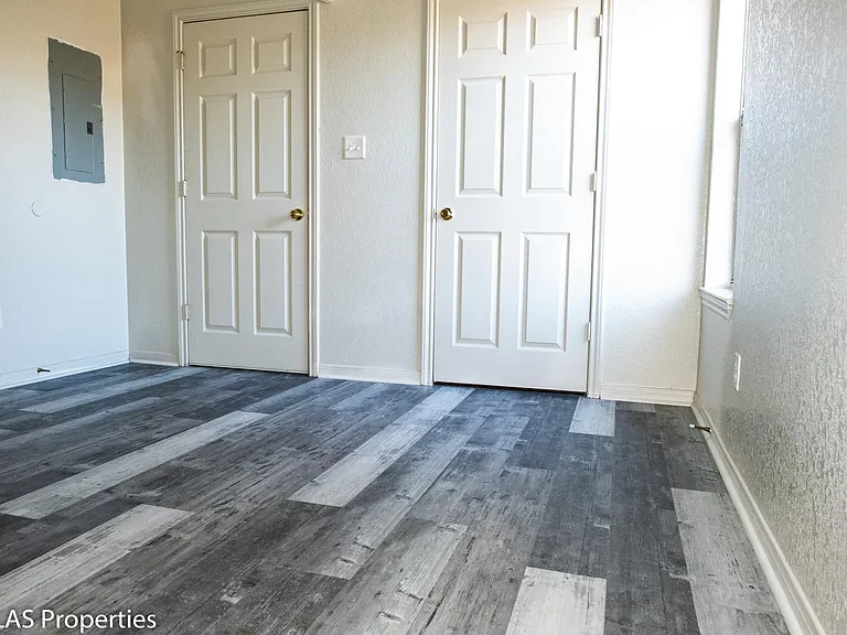 2913 Cantabrian Dr #B — Photo 18