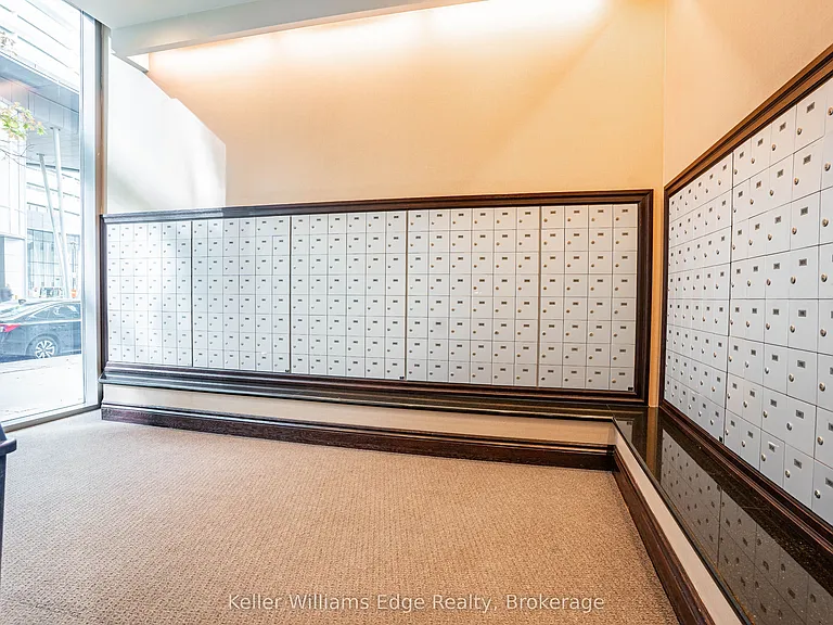 30 Grand Trunk Cres W #2001 — Photo 36