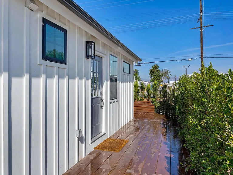 6761 Case Ave — Photo 3