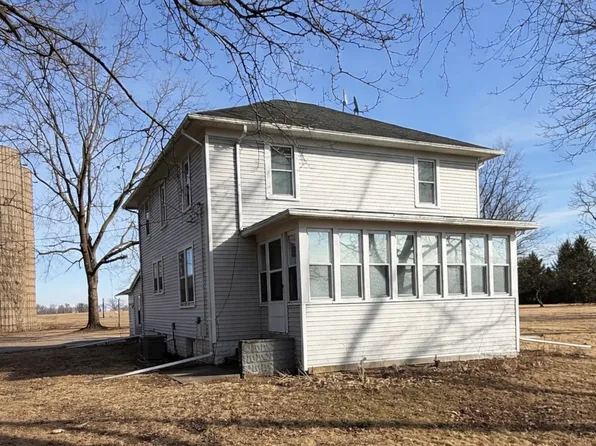 4799 S Center Rd, Rochelle, IL 61068