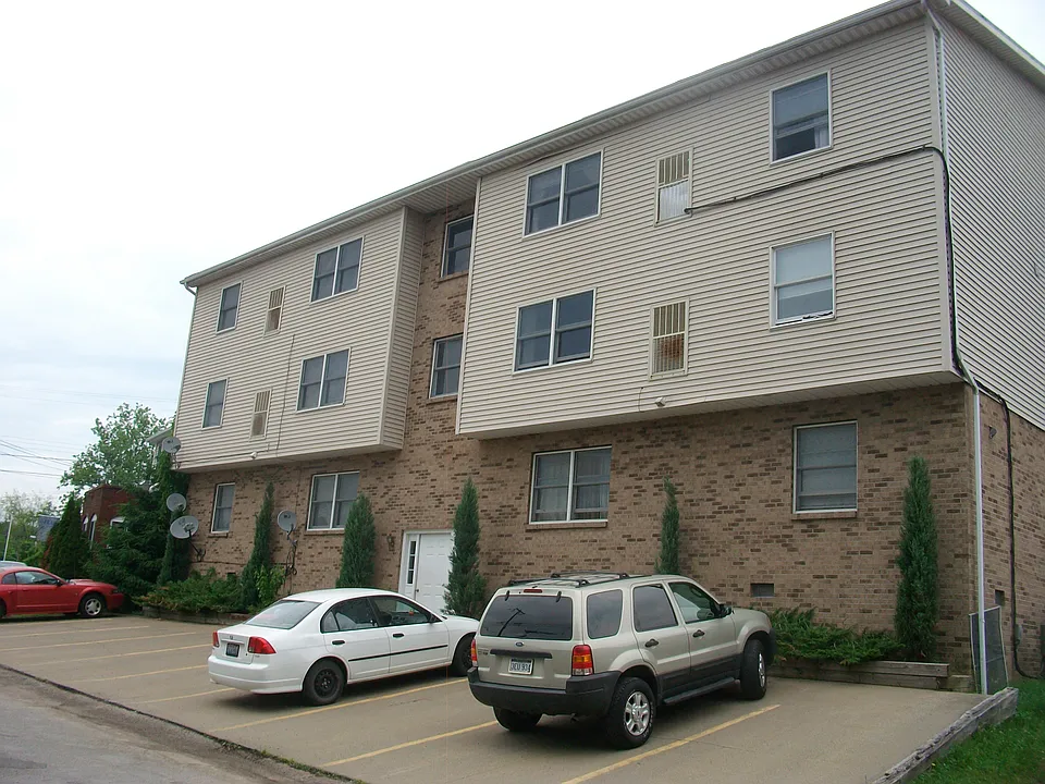 258 Wildwood St #2D