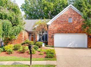 3006 Bradford Grove Ln, Louisville, KY 40220