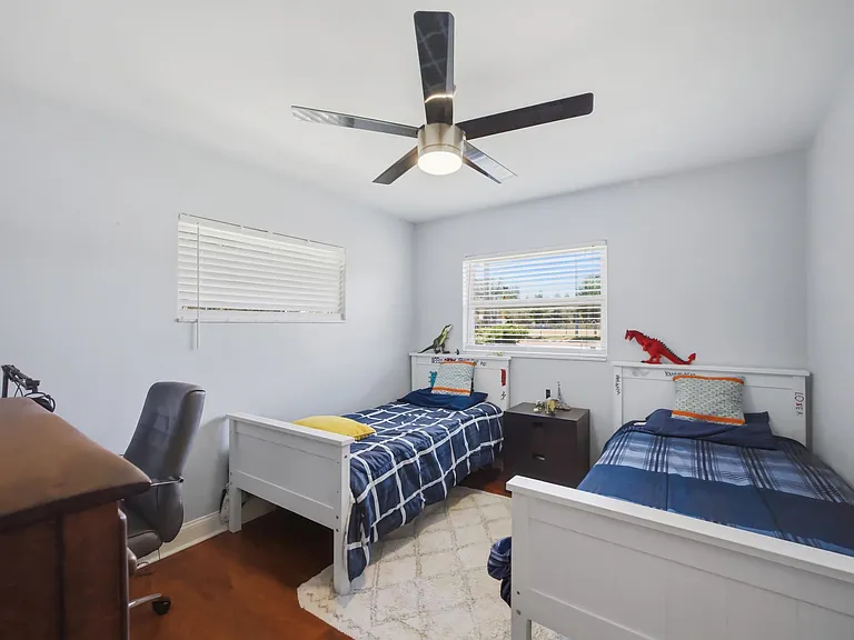 521 W Lutz Lake Fern Rd — Photo 18