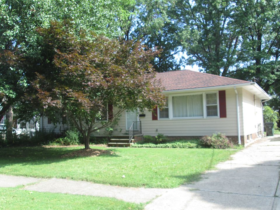 1st image of 441 E 319th St