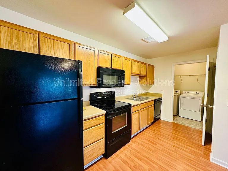 376 S Kerr Ave #302 — Photo 4