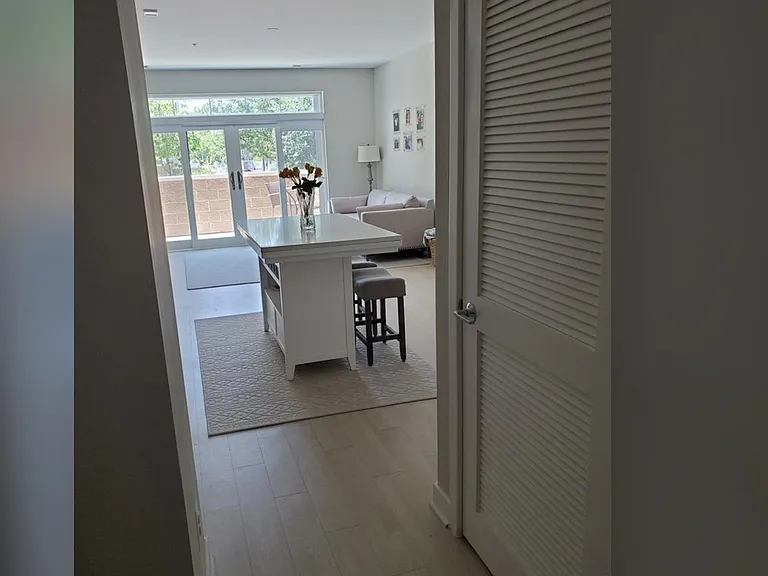 989 S Buchanan St #211 — Photo 3