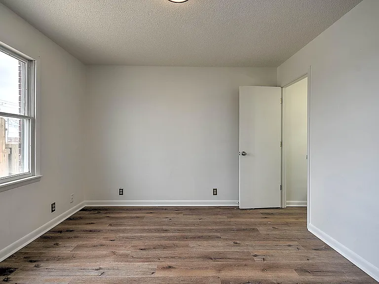 424 W Maple St #2 — Photo 9