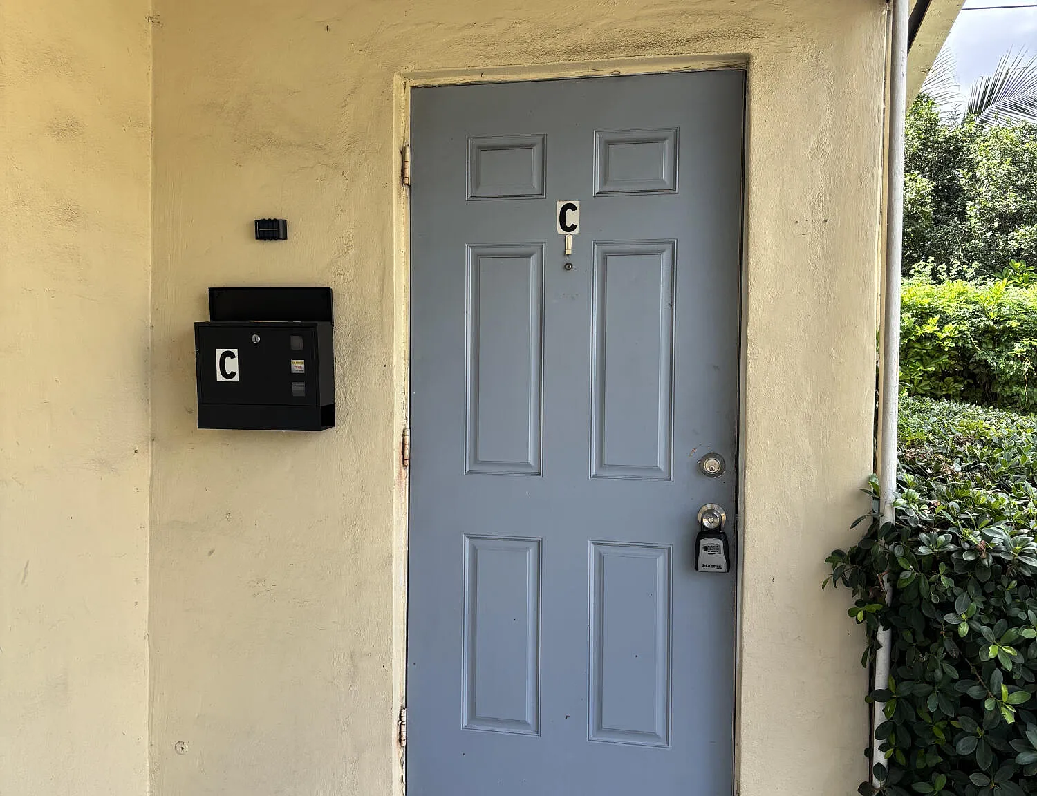 1 bed, 1.0 bath, 1845 sqft, $1,600 — Photo 2