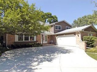 615 E Appletree Ln, Arlington Heights, IL