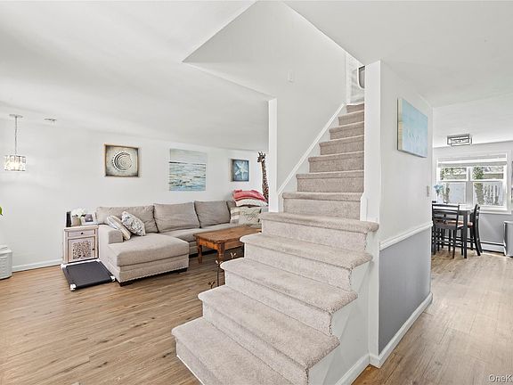 3rd image of 26 Allegheny Drive E
