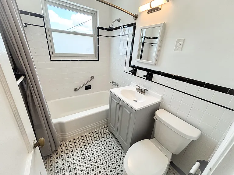5027 Sargent Rd NE — Photo 9