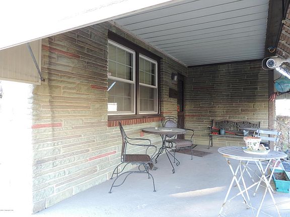 3rd image of 538 Putnam St