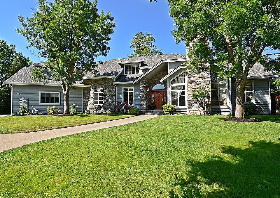 1st image of 141 Shadow Creek Ct