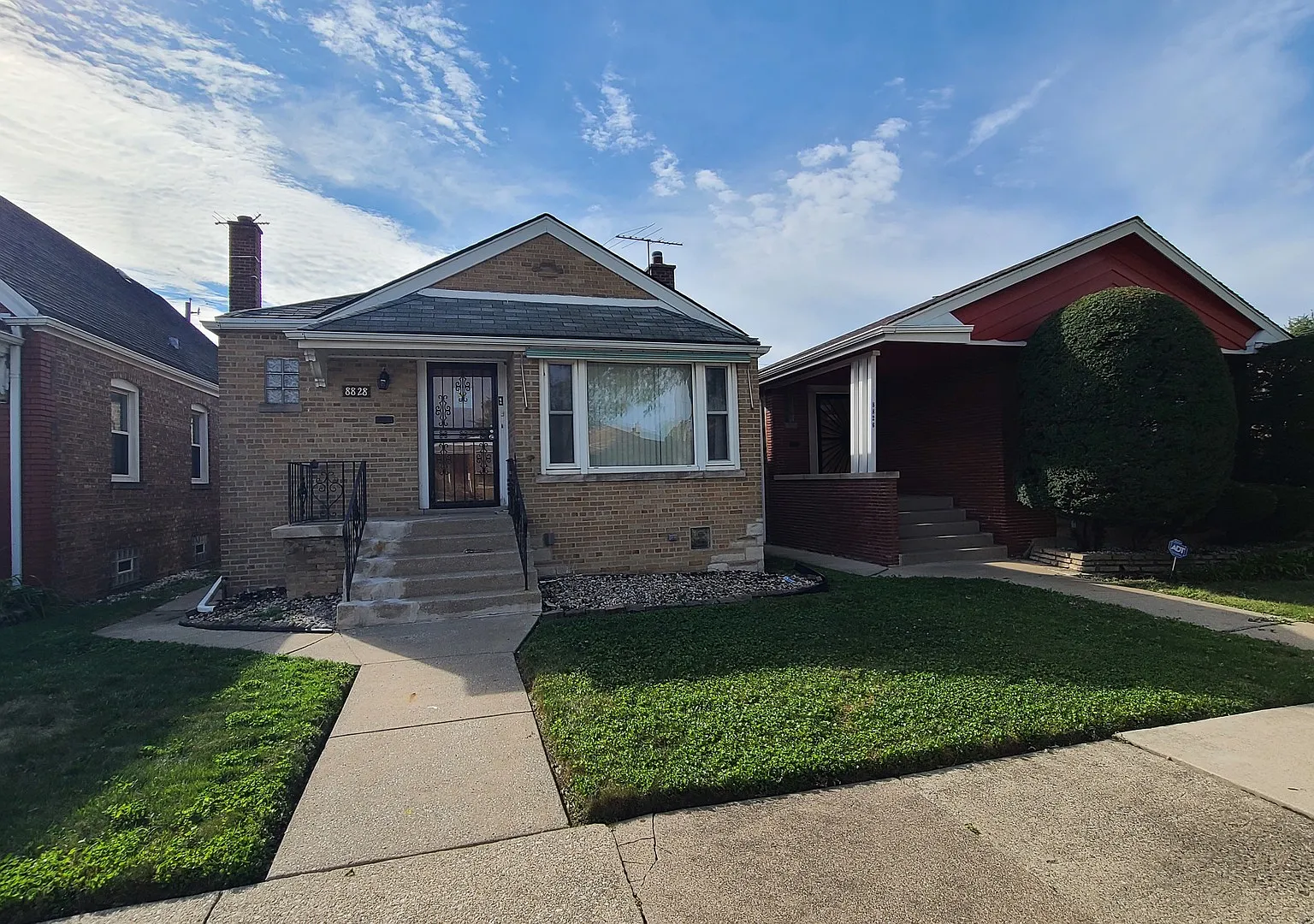 2 bed, 2.0 bath, 979 sqft, $2,050 — Photo 1
