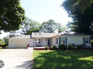 841 Cheesman Rd, Saint Louis, MI 48880