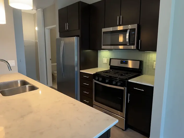 623 W Washington Blvd #1407 — Photo 3