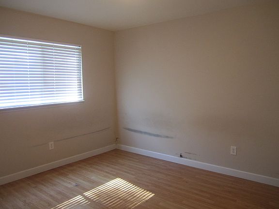 5th image of 31666 Karolyn Ln