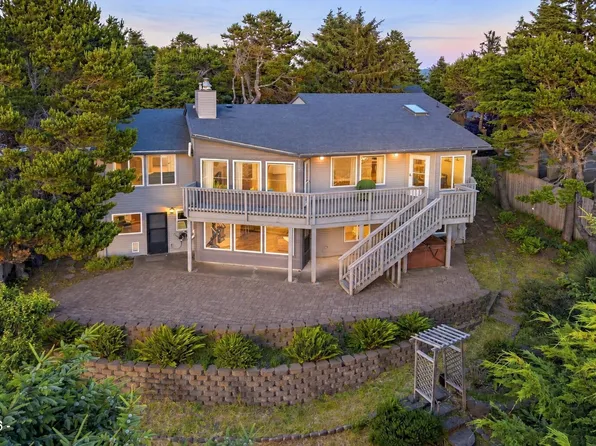 5277 NW Logan Rd, Lincoln City, OR 97367