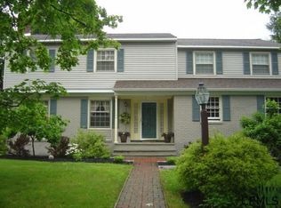 2535 Peters Ln, Niskayuna, NY 12309