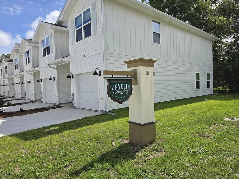 Javelin Townhomes — Photo 1