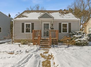 252 N Garfield Ave, Mundelein, IL 60060