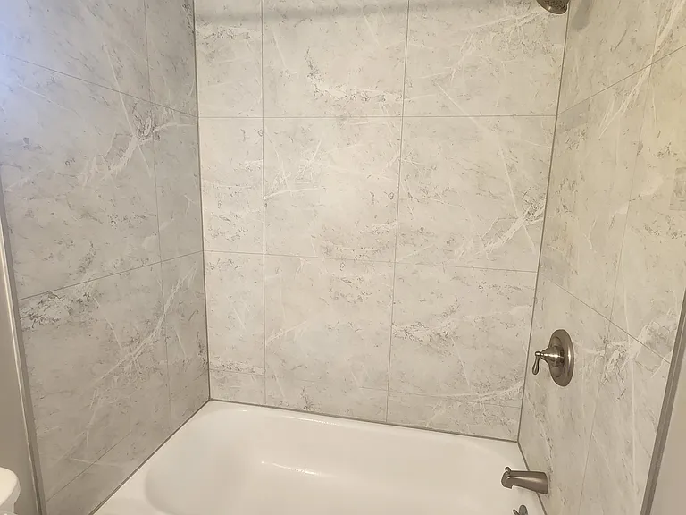 28 Cooke St #5 — Photo 3