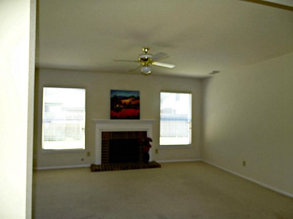5th image of 2922 Linda Dr