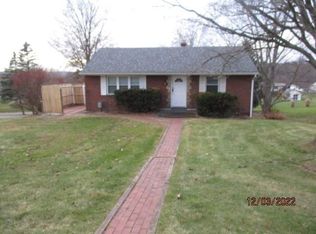 301 Russell Dr, New Brighton, PA
