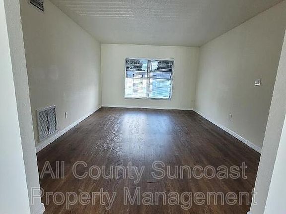 4th image of 7450 35th St N APT 1504