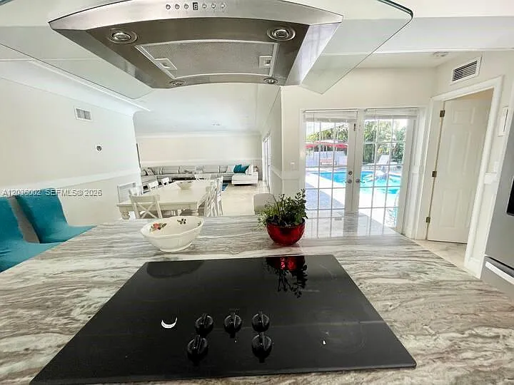416 N Rainbow Dr — Photo 4