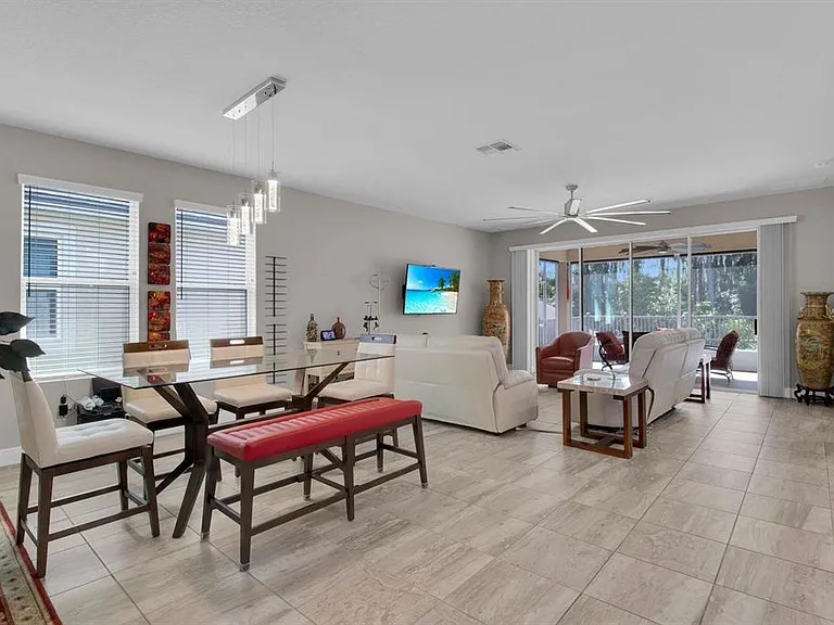 2487 Empress Dr — Photo 5