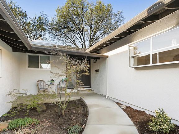 2nd image of 528 Rutgers Dr