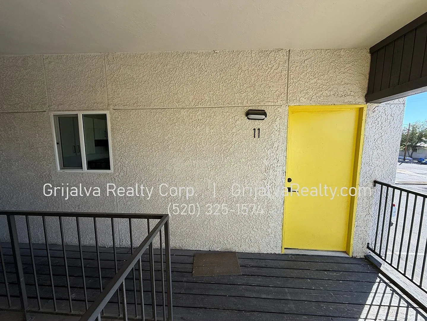 2322 N Elaine Blvd — Photo 2