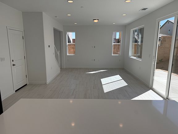 4th image of 2957 E Veleta Dr
