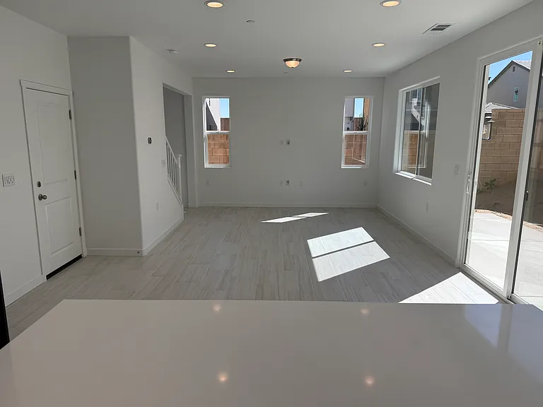 2957 E Veleta Dr — Photo 4