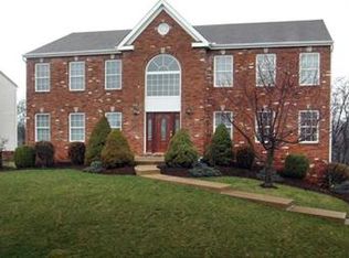 6 High Ridge Ct, New Kensington, PA 15068