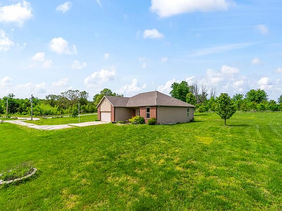 4th image of 1812 Farmland Road