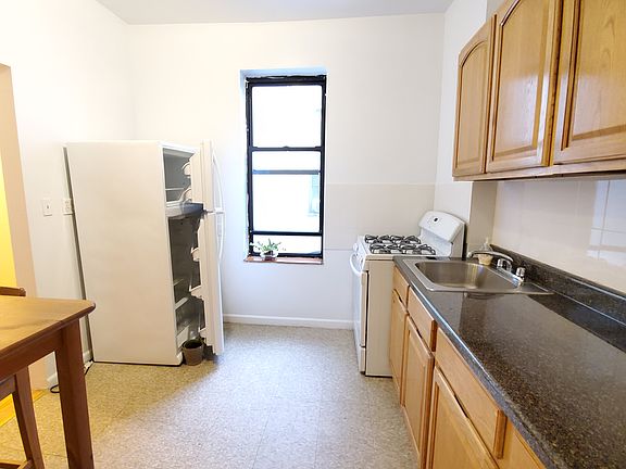 5th image of 31-42 31st St #5