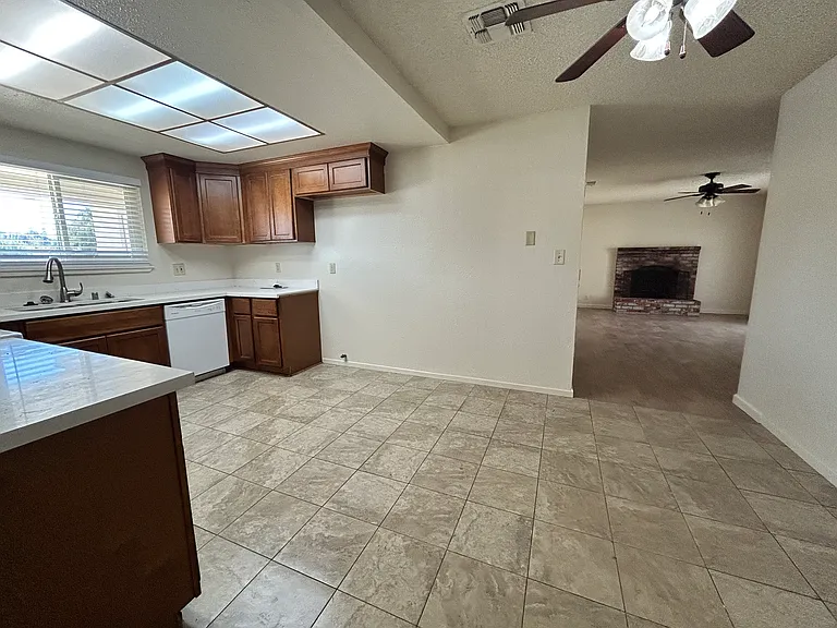 744 Alpine Ave — Photo 6