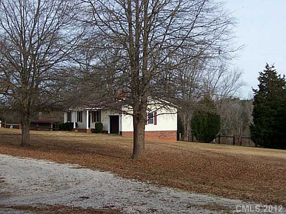 5th image of 371 Glencrest Dr