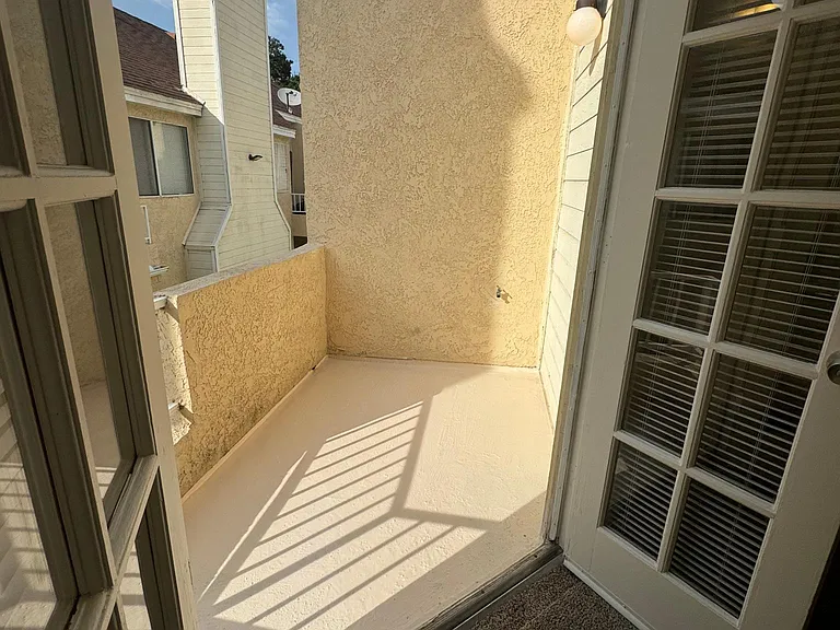 224 E Dexter St #13 — Photo 8