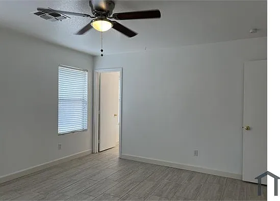 2403 E Palm Beach Dr — Photo 12