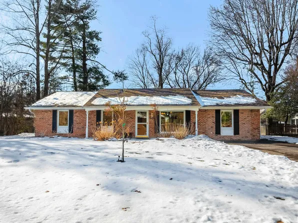 104 N Rod Ln, Carbondale, IL 62901