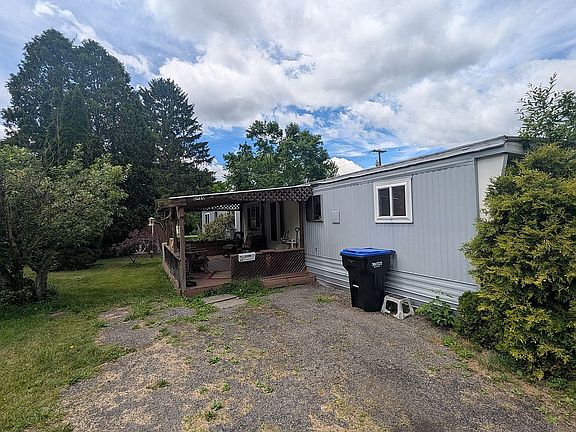 3rd image of 21 Jody Dr