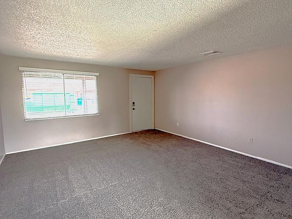3rd image of 6643 W CAMBRIDGE Avenue