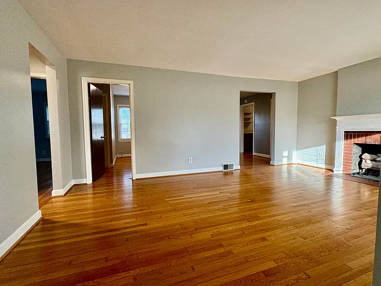 479 Stratford Dr — Photo 7