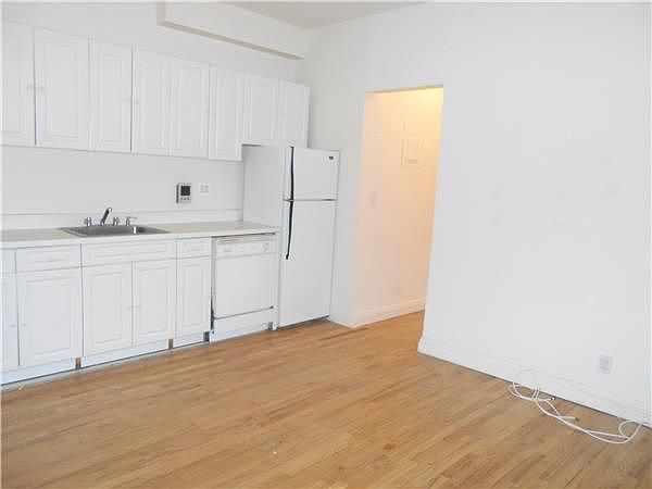 1st image of 214 W 96th St APT 3E